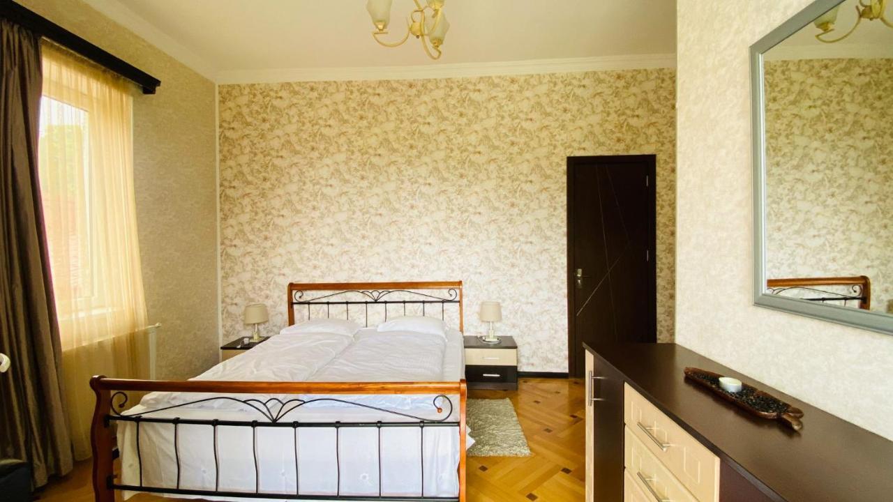 Neli & Zaal Guest House テラヴィ エクステリア 写真