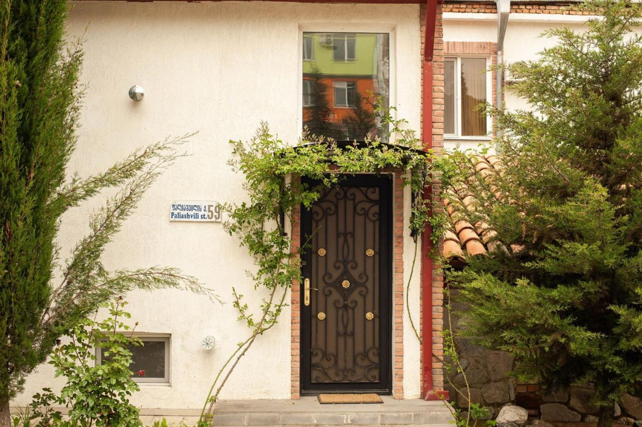 Neli & Zaal Guest House テラヴィ エクステリア 写真