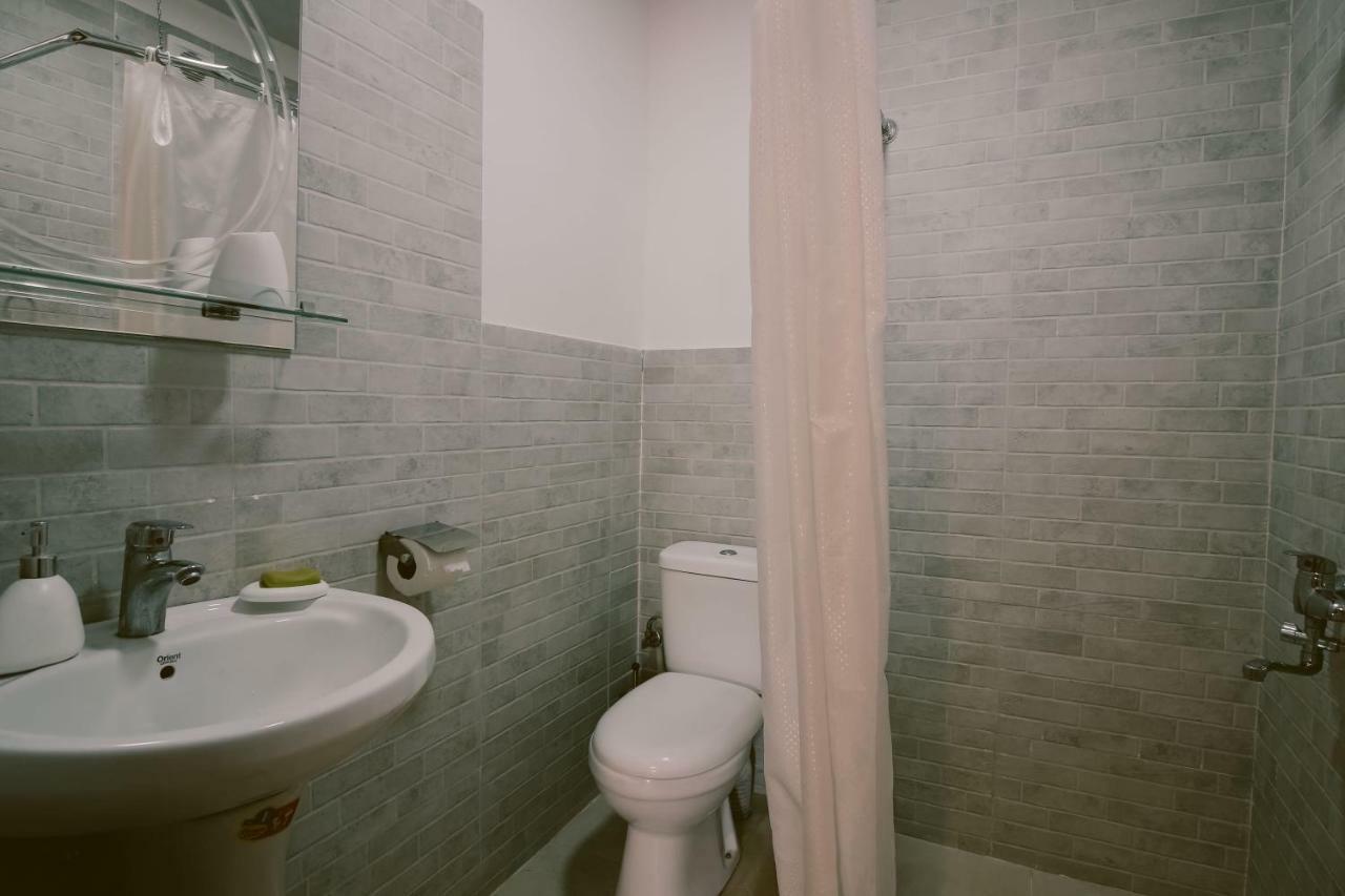 Neli & Zaal Guest House テラヴィ エクステリア 写真